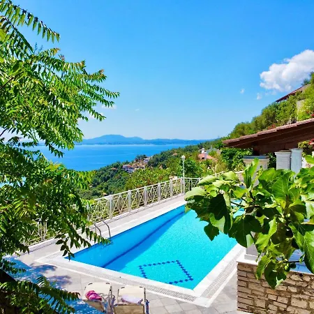 Villa Fantasia With Private Pool By Dadovillas
